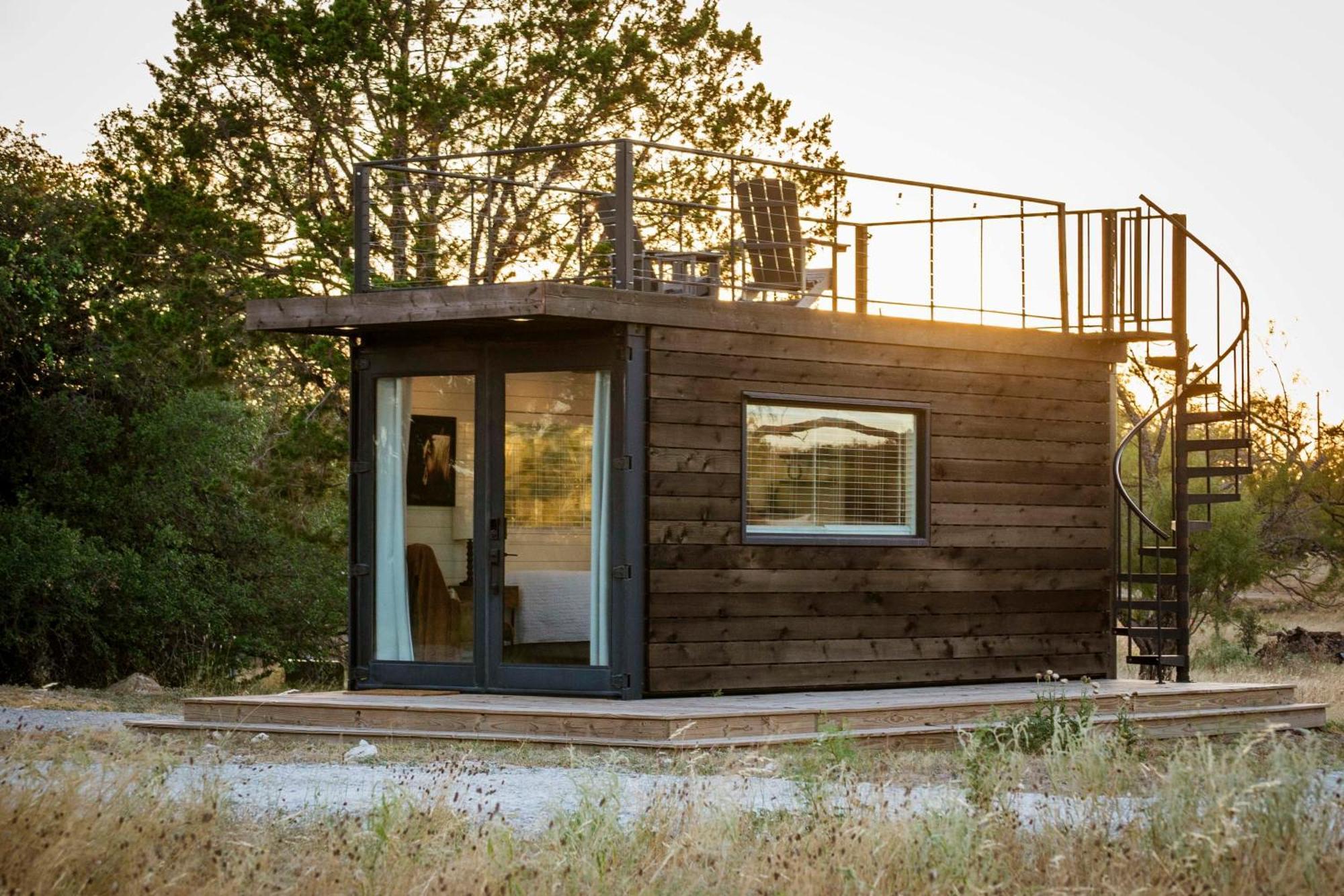 New The Perry Cozy Container Home 프레드릭스버그 외부 사진